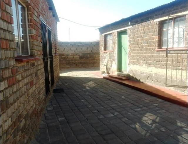 13 BEDROOM HOUSE FOR SALE IN ISITHAME